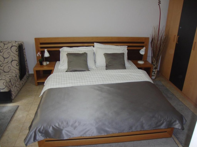 Standard Triple room with garden view