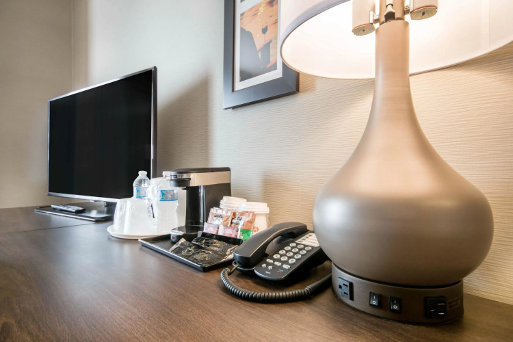 Comfort Inn & Suites