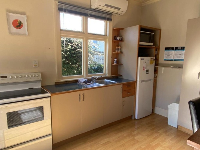 2 Bedrooms Cottage