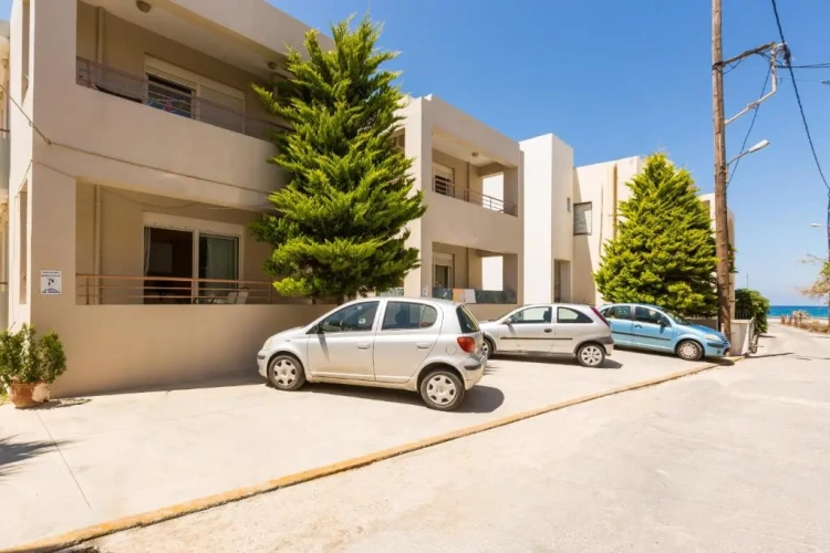 2 Bedrooms Apartment