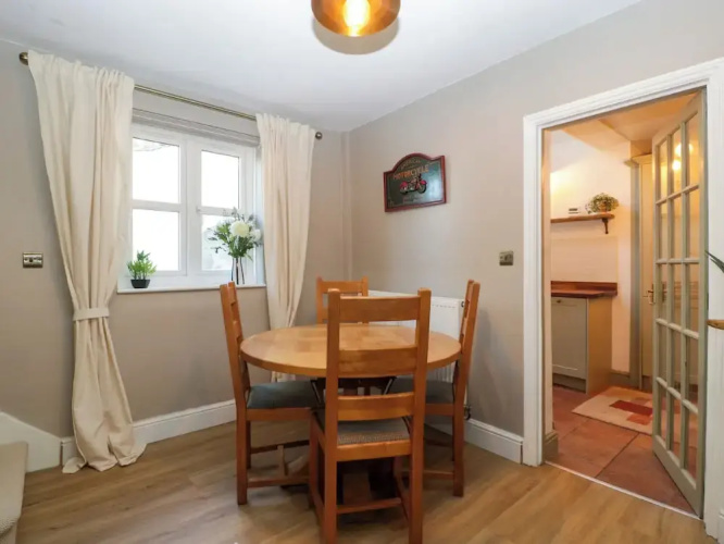 Holly Cottage