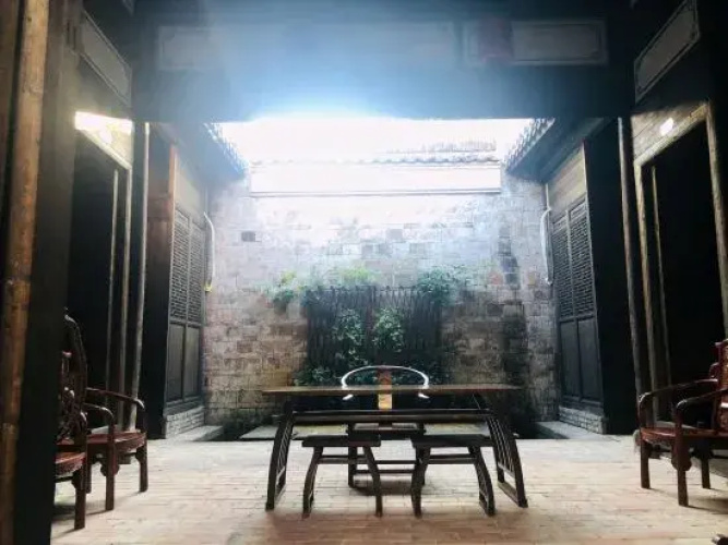 Wanzai Ancient Lane Inn
