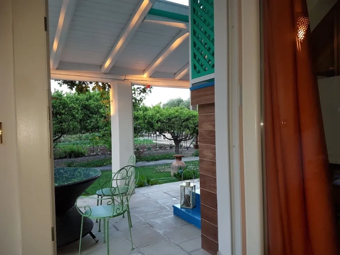 1 Bedroom Cottage with garden view