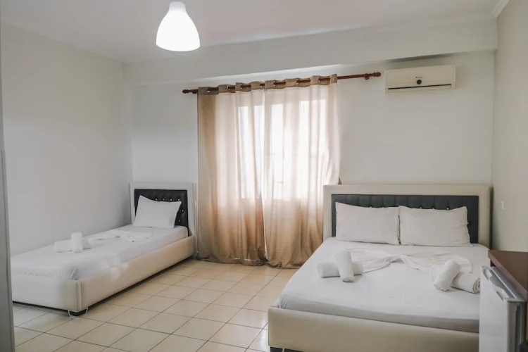 Foris Rooms