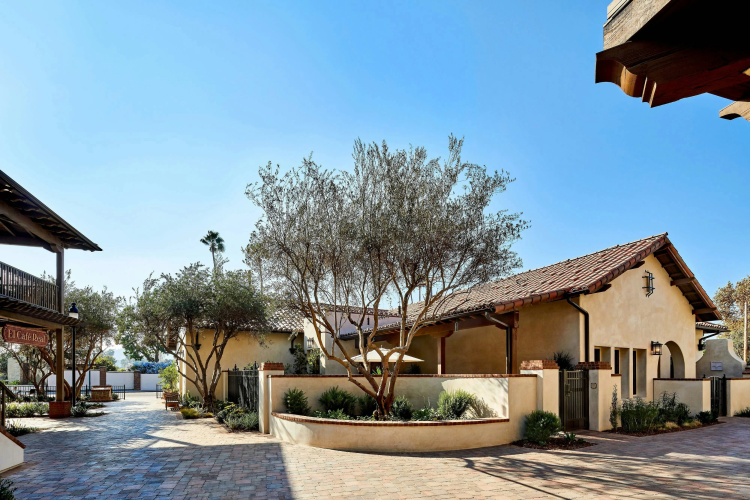 Inn At The Mission San Juan Capistrano, Autograph photo 14