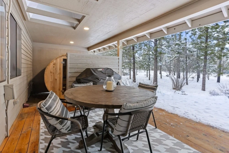 4 Bedrooms Cottage