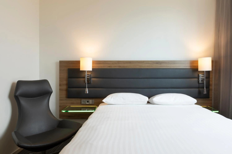 Moxy Edinburgh Airport photo 7