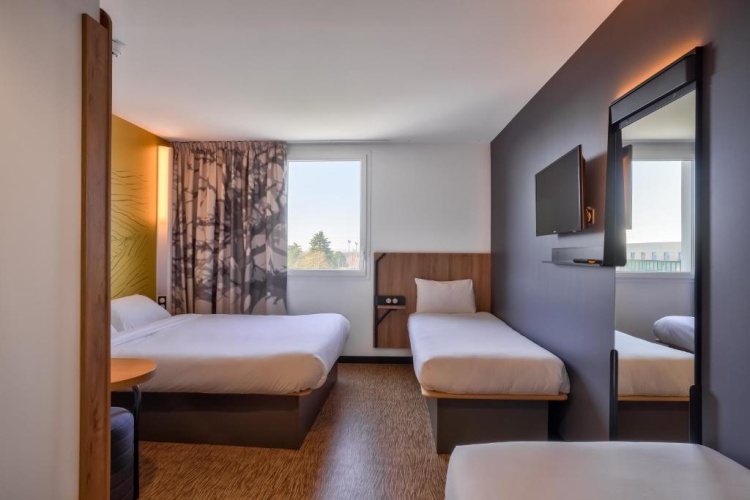 Quadruple room