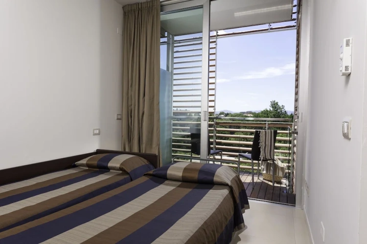 2 Bedrooms Apartment with park view