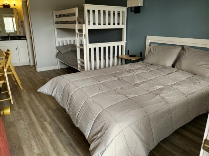 Standard Double room with lake view
