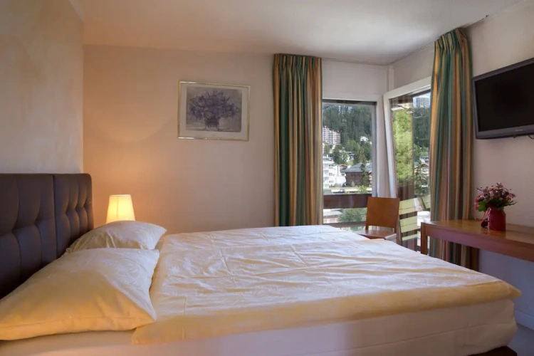 Executive Quadruple room with balcony and with mountain view