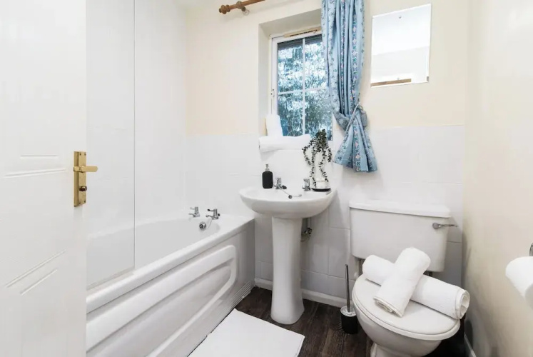 Coventry 3bedroom With Private Garden & Parking