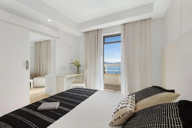 Suite with sea view