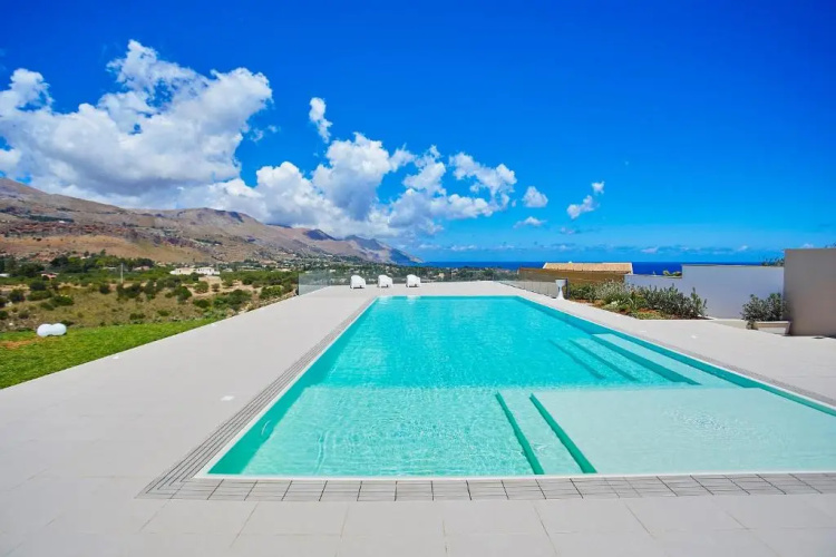 Villa Etesiae