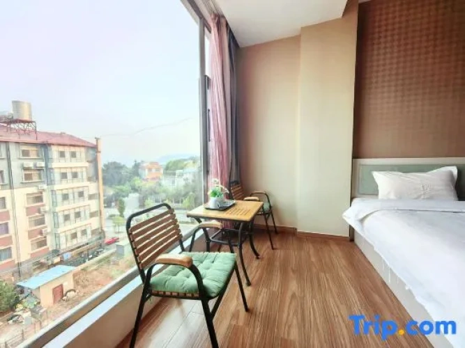 Standard Twin room with lake view