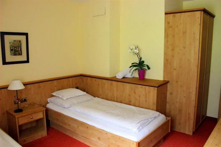 Waldhof Ferienhotel