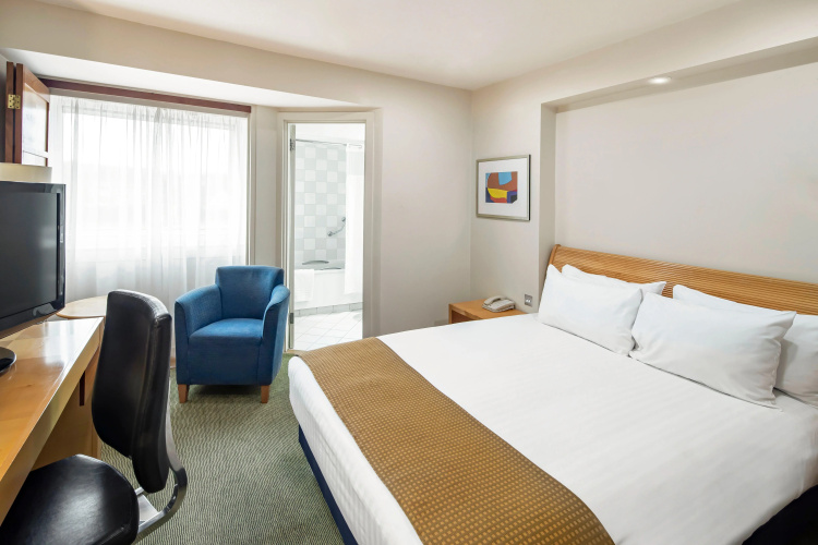 Holiday Inn Basingstoke photo 8