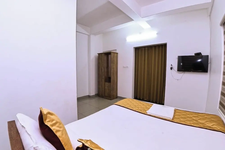Deluxe Double room with city view