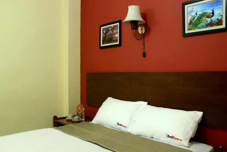 RedDoorz @ Palasari