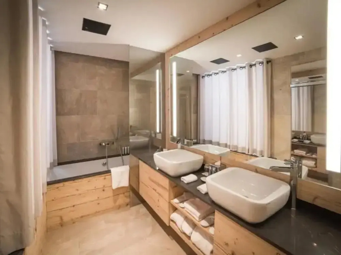 Superior Chalet With Views