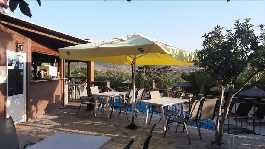 Orfeas Studios & Bungalows