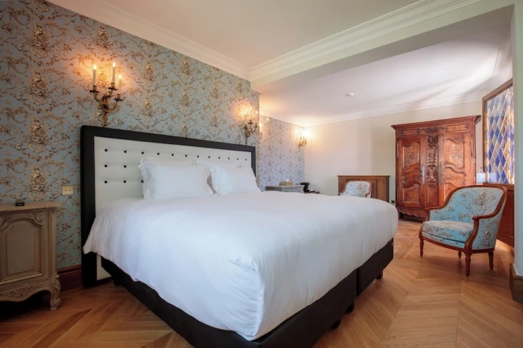 Classic room