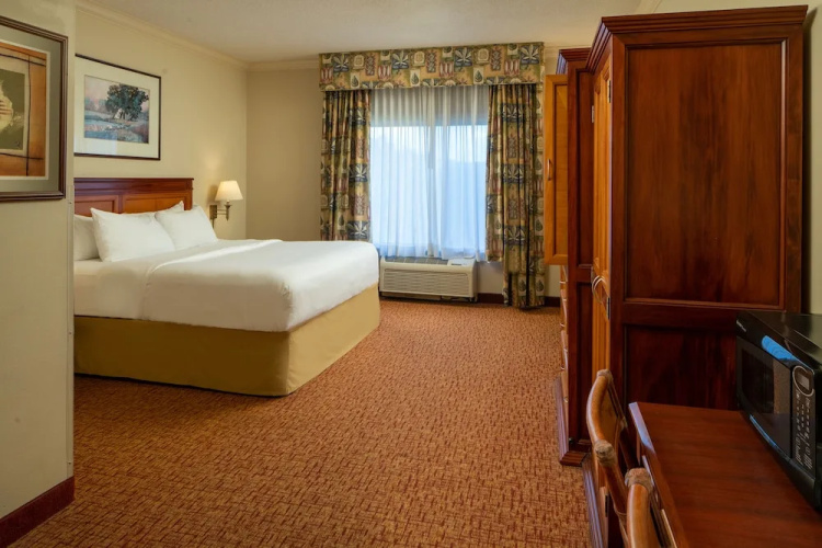 Paragon Casino Resort