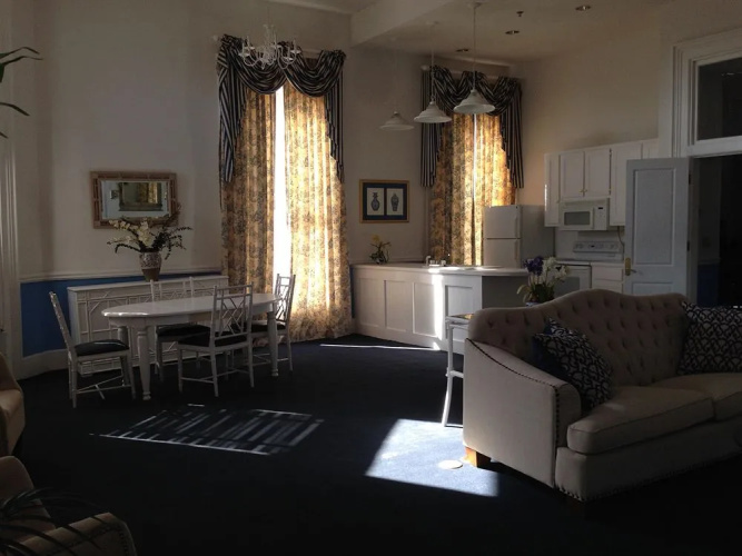 Hotel 27