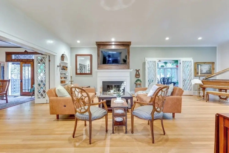 6 Bedrooms Cottage