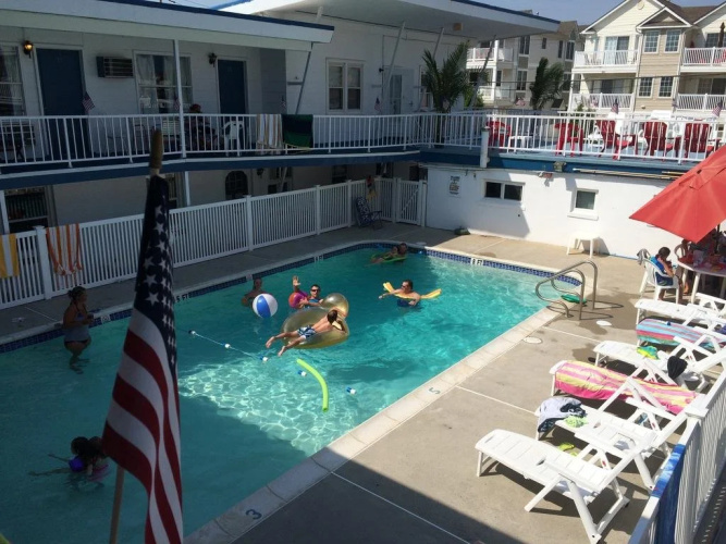 White Caps Motel