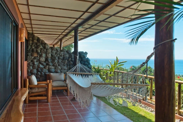 Deluxe Double room with partial ocean view
