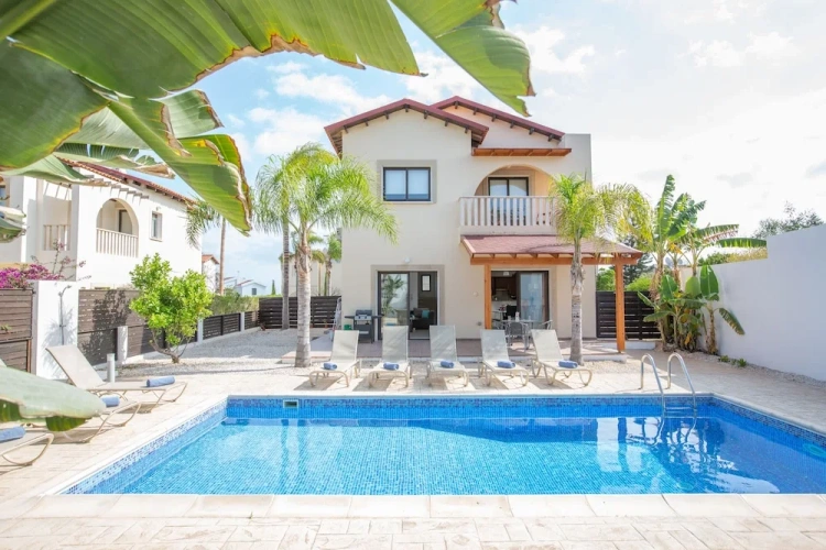 4 Bedrooms Villa with ocean view