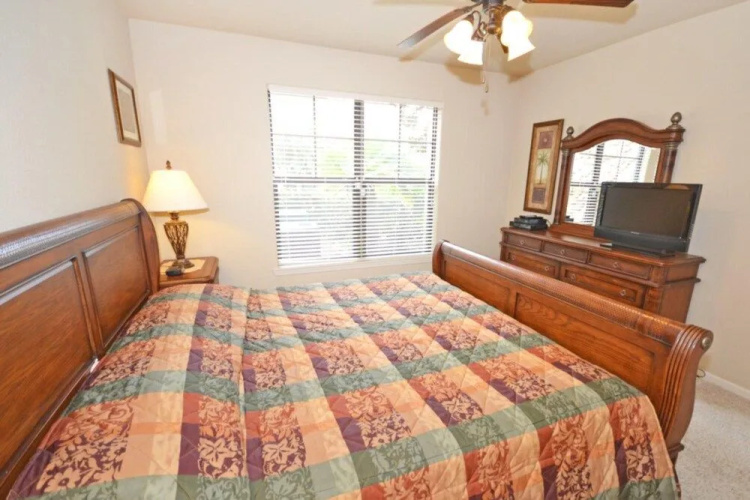 Under The Palms 3 Bedroom Condo by Redawning