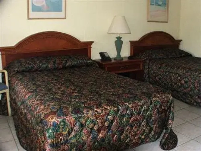 Ronny Dee Resort Motel