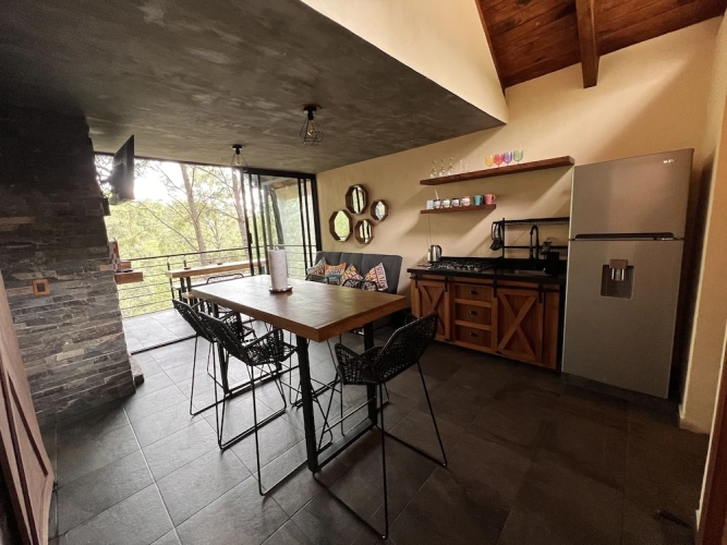 2 Bedrooms Standard Family room with mountain view
