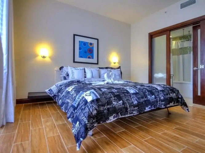 Strand Ocean Drive Suites