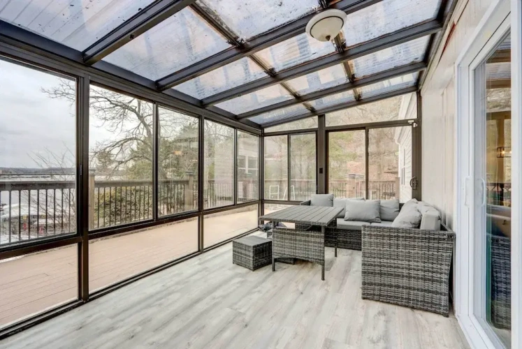 4 Bedrooms Cottage with balcony