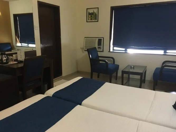 Room Maangta 213 @ Juhu