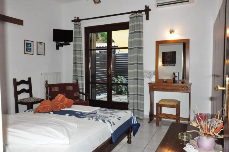 Standard Double room with garden view