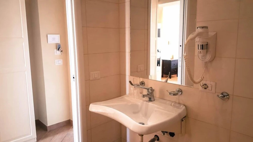 Serventi Longhi Rooms