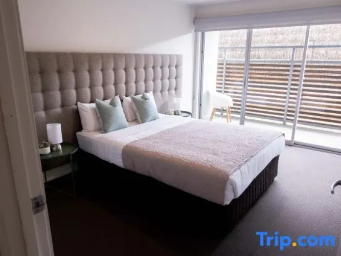 1 Bedroom Deluxe Double Apartment