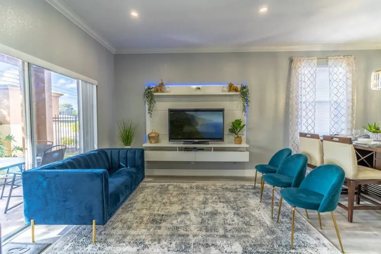 243 Regal Palms