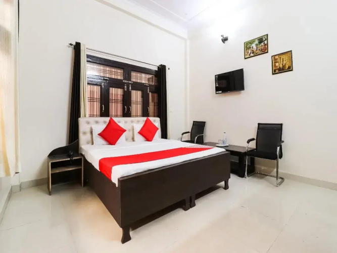 Hotel Royal by OYO Rooms