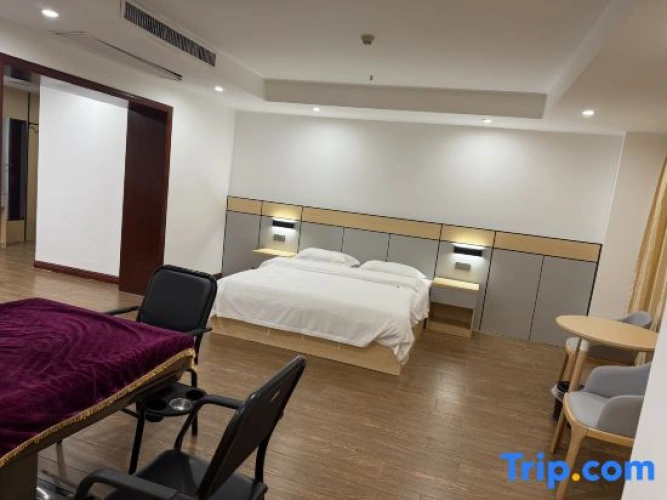 Deluxe Suite