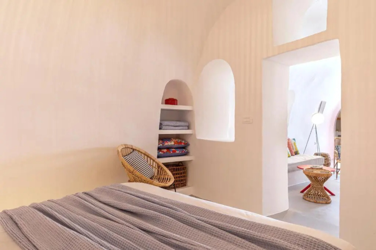 White Cave by Caldera Houses