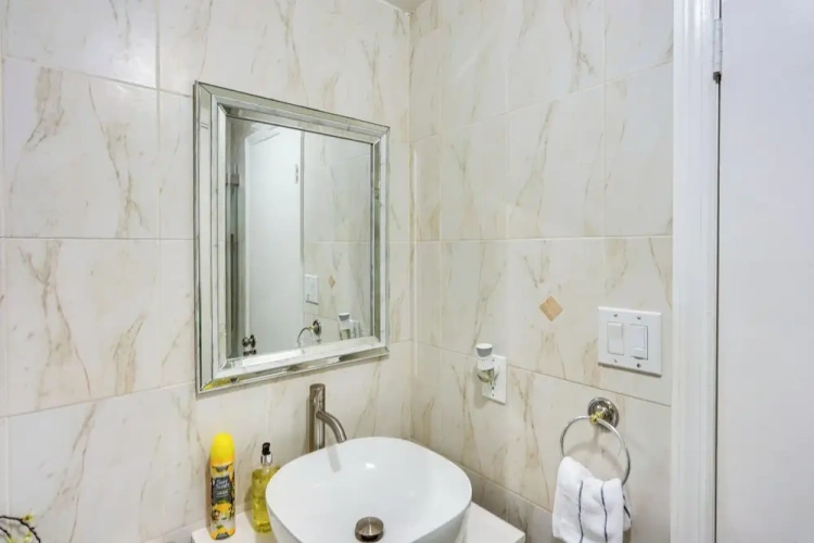 3 Bedrooms Apartment