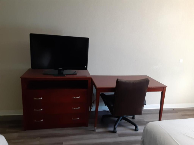 Days Inn by Wyndham Ozark