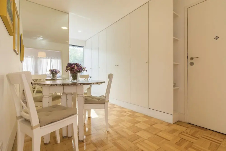 Garden House in Alvalade