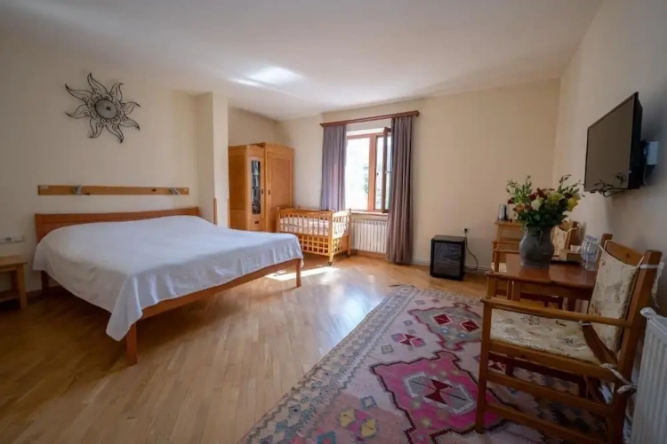 2 Bedrooms Standard Family room