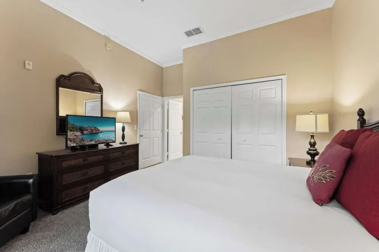 Homey Nature Escape Sleeps 6!